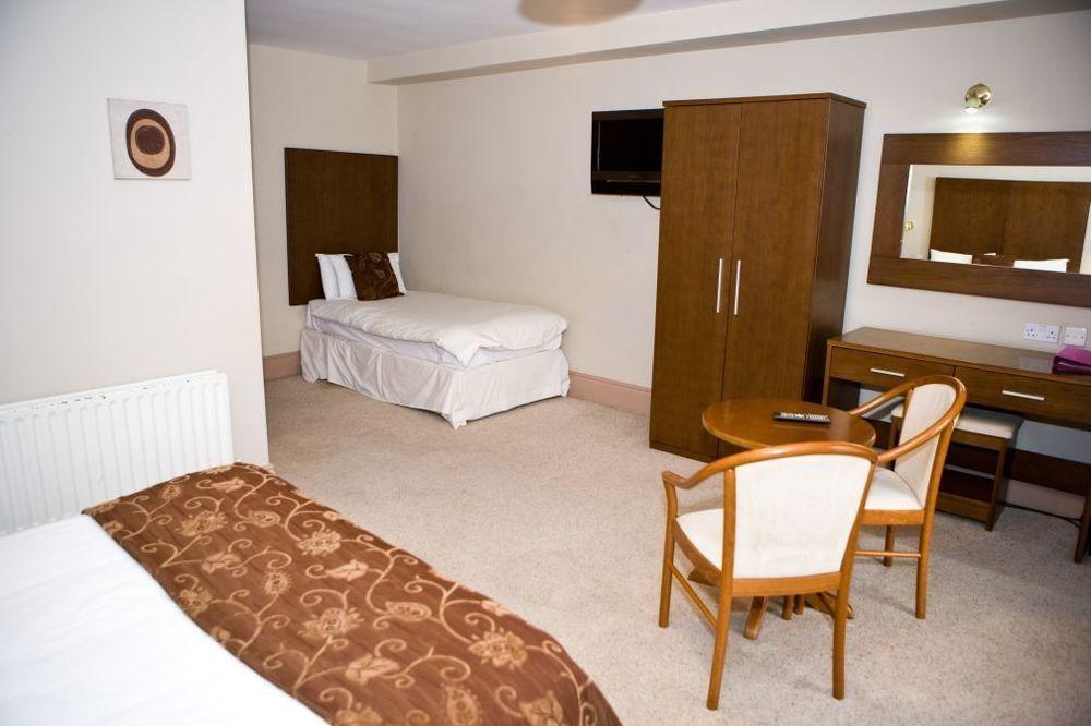 The Gateway Hotel Swinford Εξωτερικό φωτογραφία