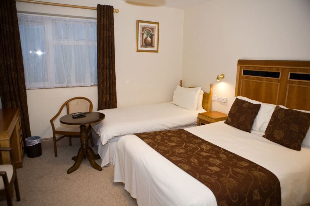 The Gateway Hotel Swinford Εξωτερικό φωτογραφία