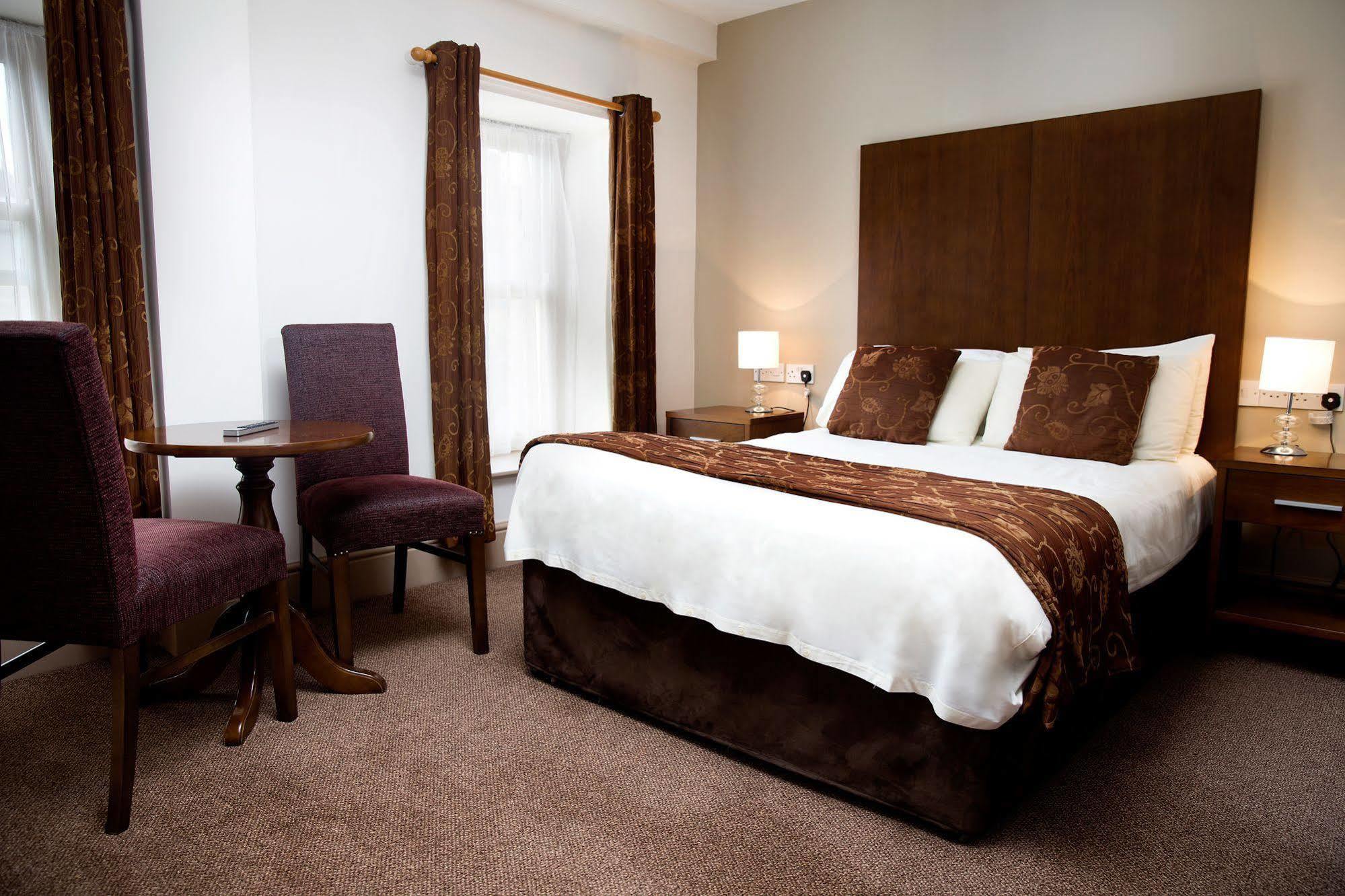 The Gateway Hotel Swinford Εξωτερικό φωτογραφία